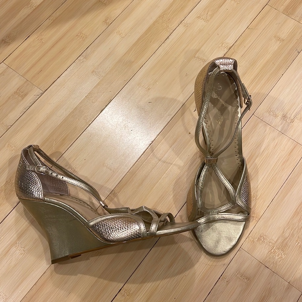 Lilly Pulitzer gold wedges size 9